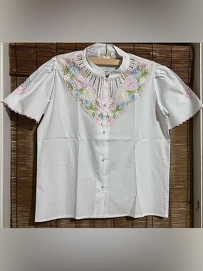 Vintage White Embroidered Floral Yoke Blouse